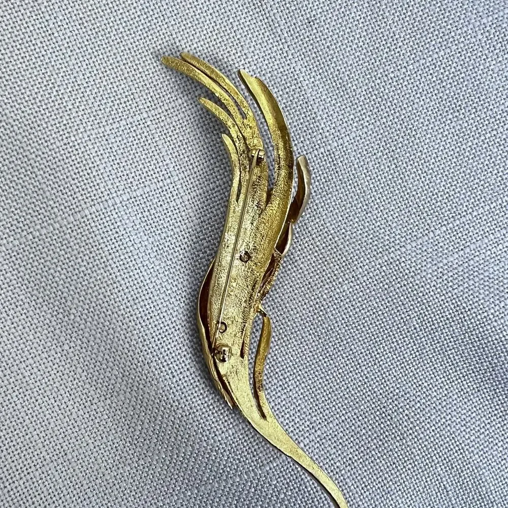 Gold Brooc Lapel Pin Costume Jewelry Modern Long Career Accessory Unisex